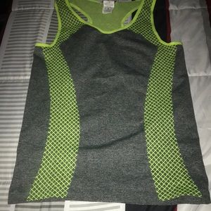 Selling workout top for $7